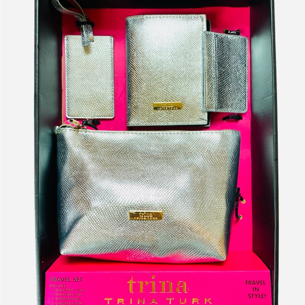 TRINA TURN TRAVEL SET